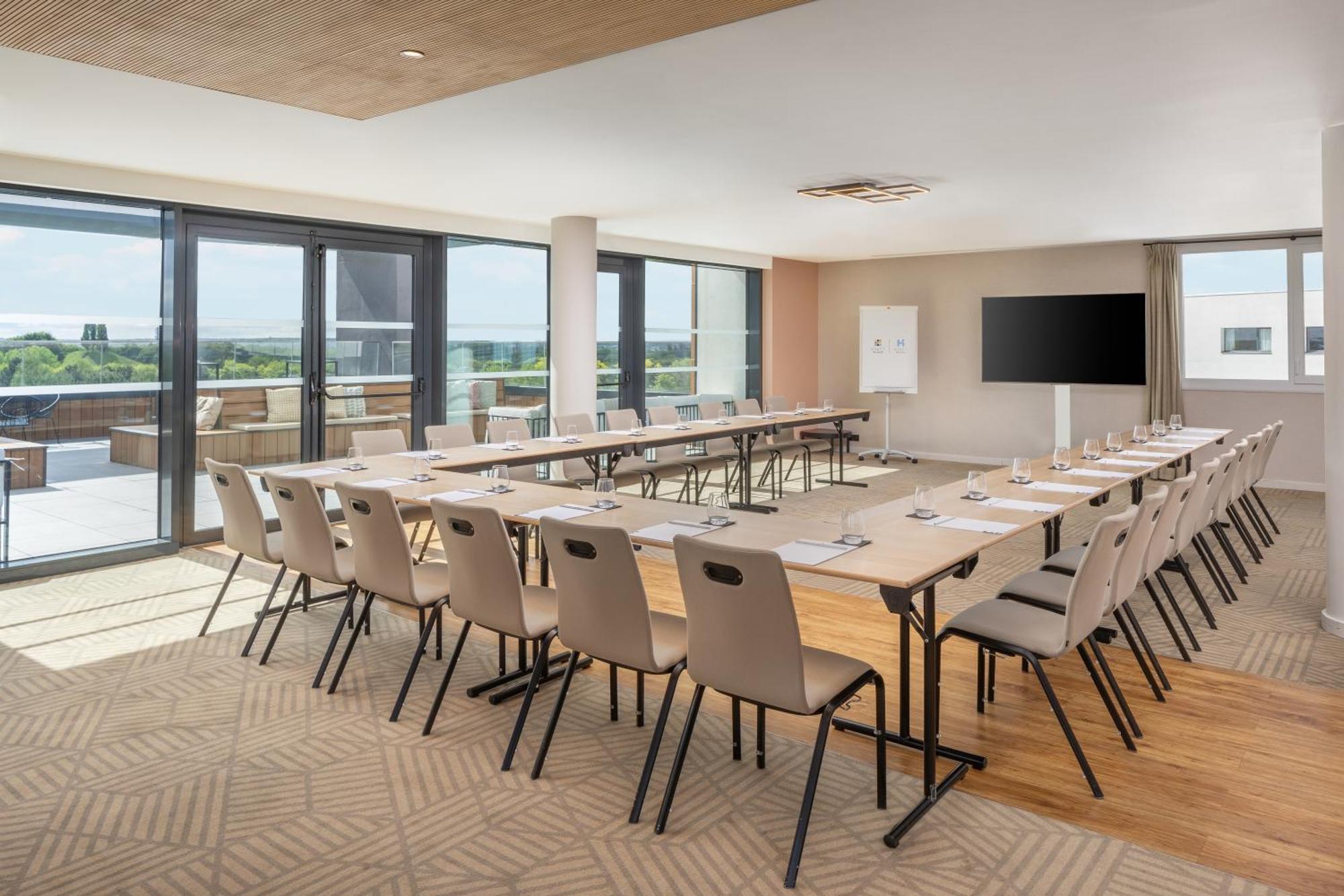 Hyatt Place Paris Charles De Gaulle Airport ロワシー・アン・フランス エクステリア 写真
